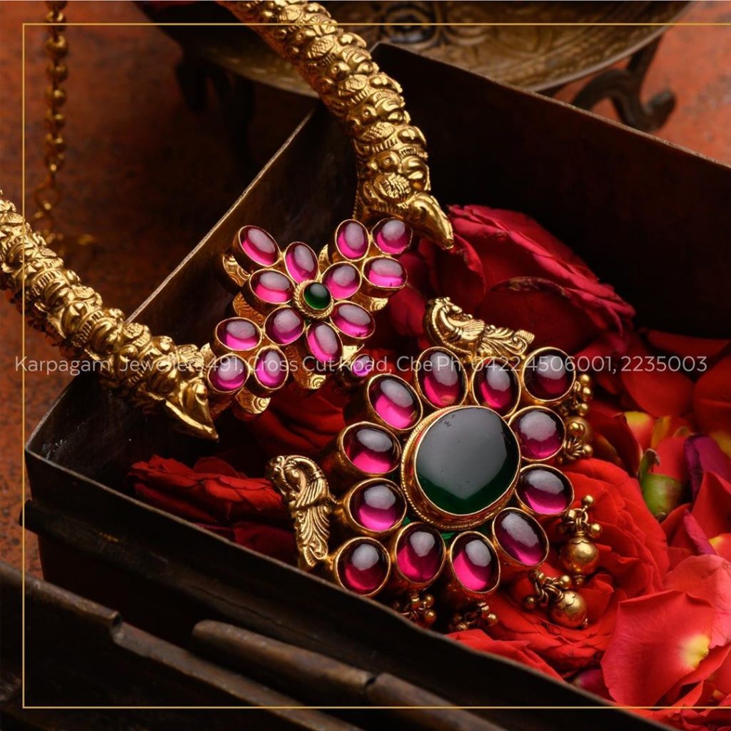 antique-gold-jewellery-design-images-12