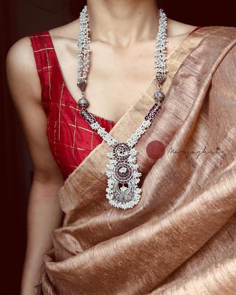 silver-necklace-for-saree-1