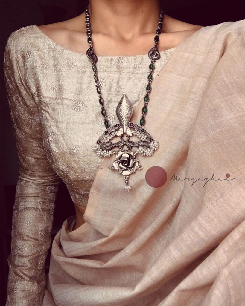 silver-necklace-for-saree