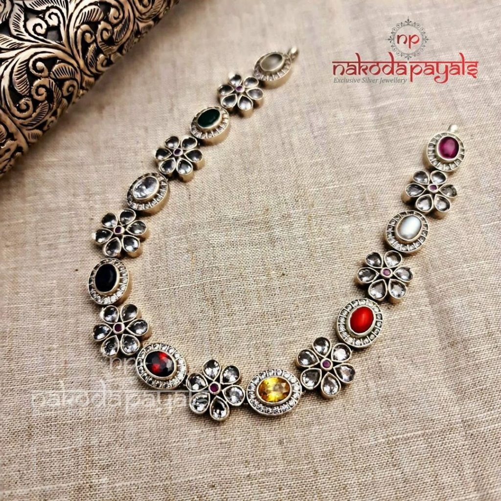 silver-necklace-for-saree-17