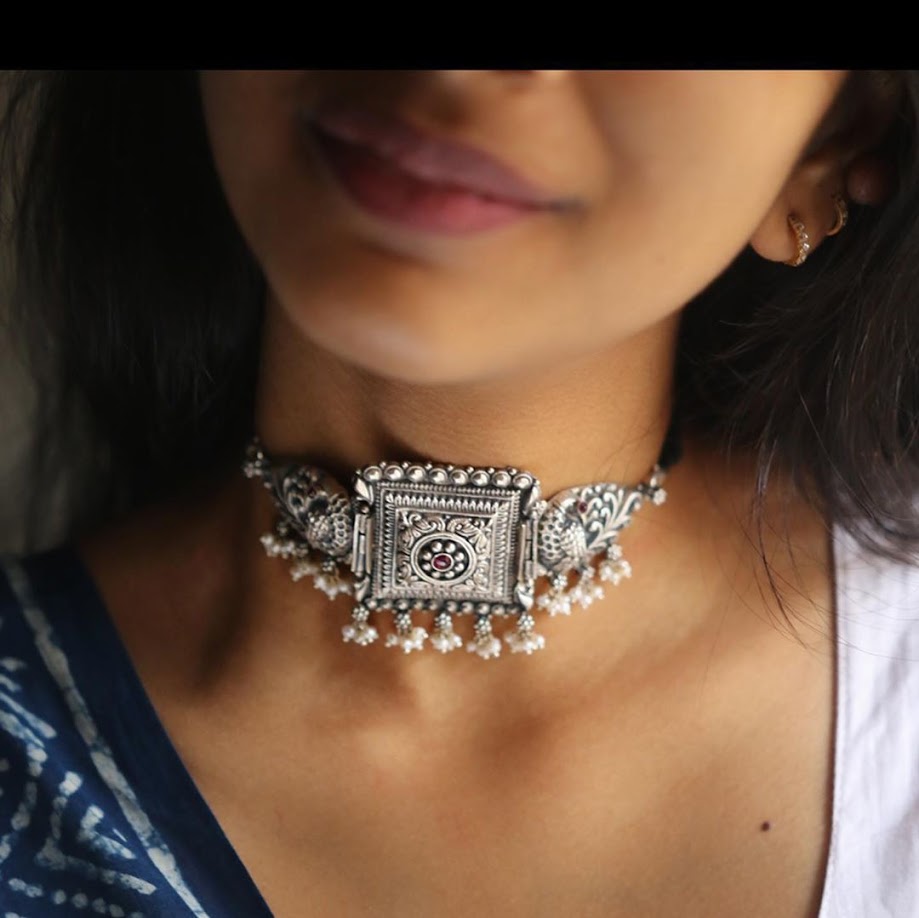 Choker necklace hot sale with saree