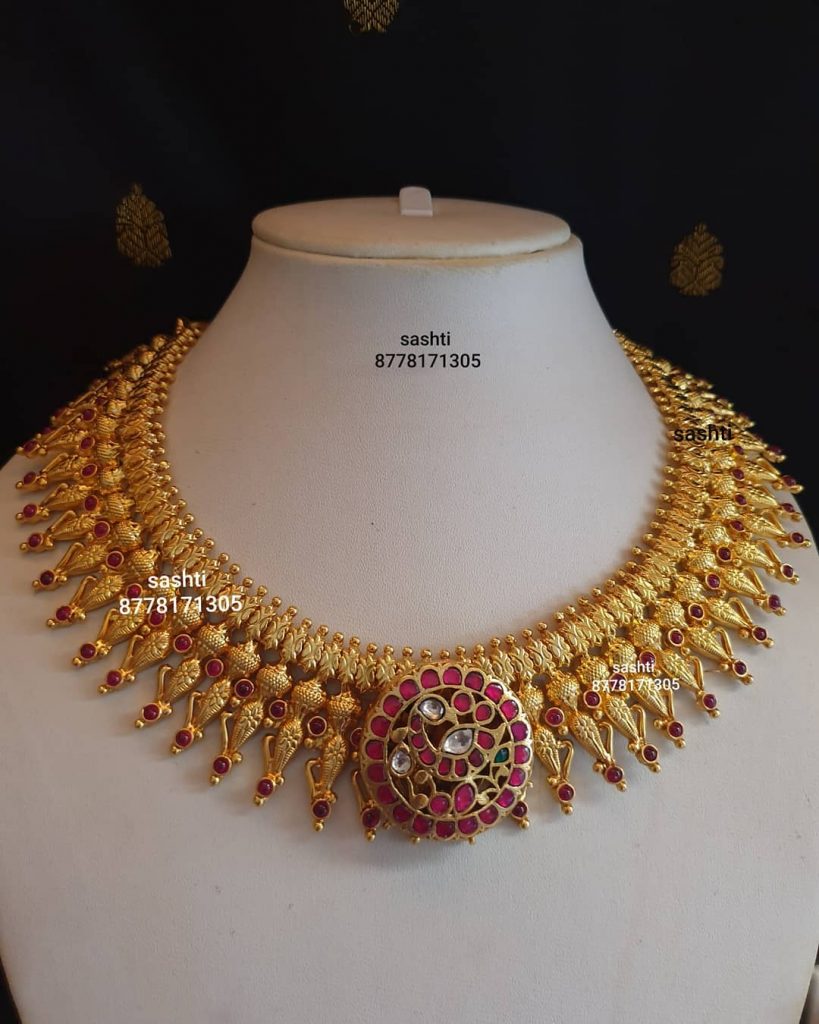 antique-necklace-set-10