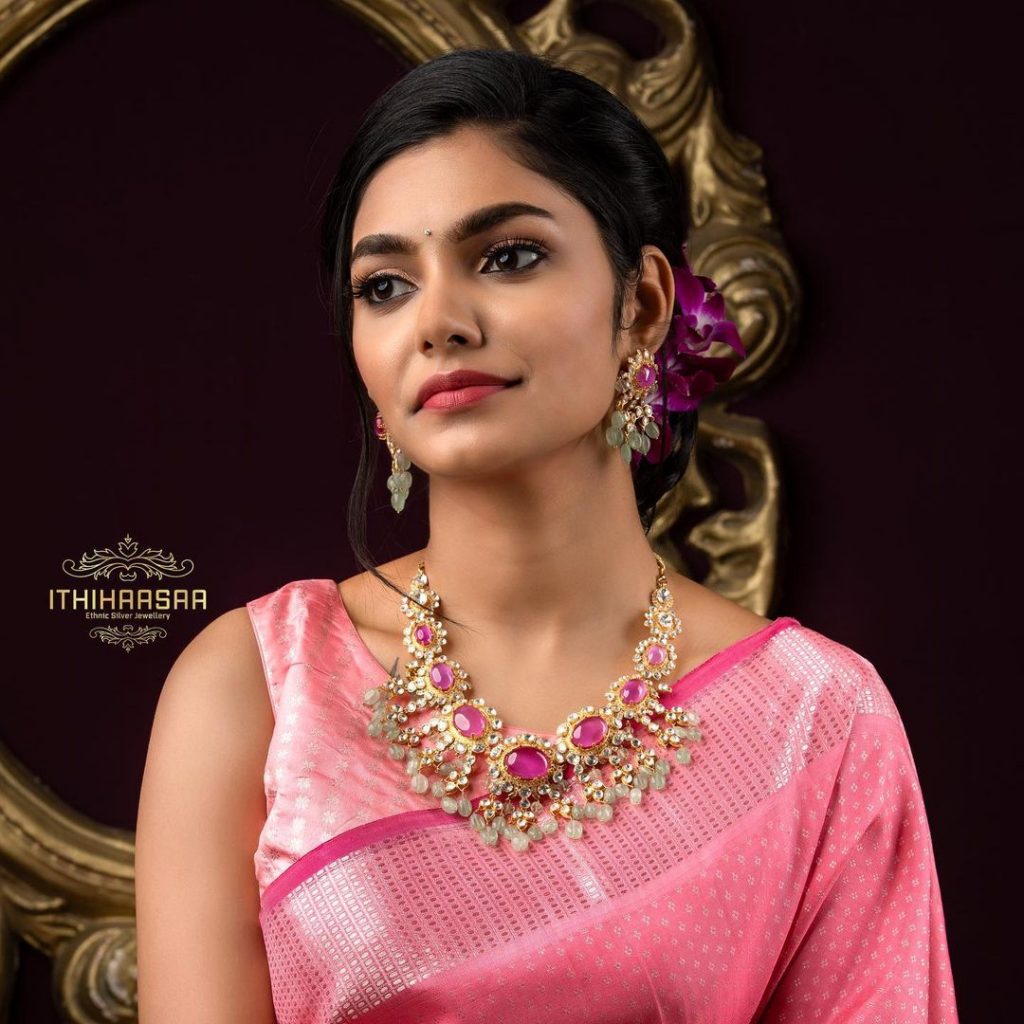 Jewellery set for pink saree sale