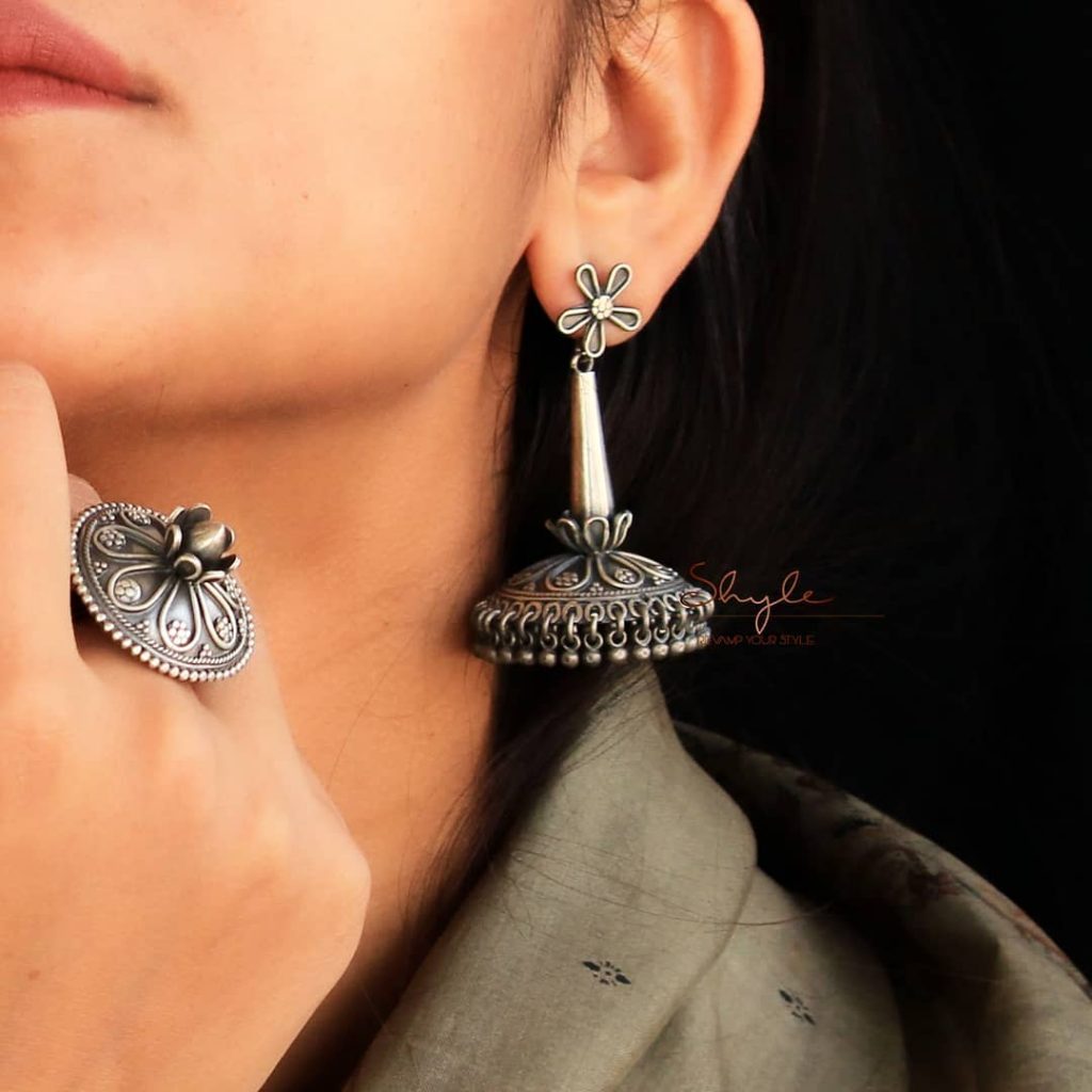silver-jhumka-earrings-design-12