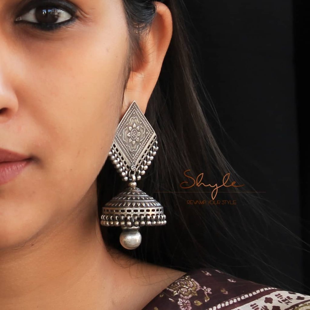 silver-jhumka-earrings-design-16