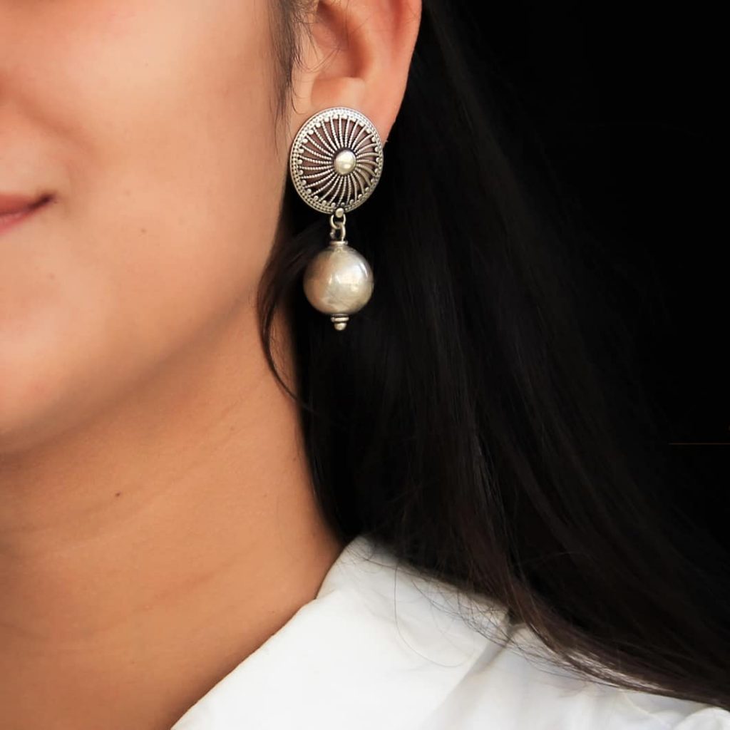 silver-jhumka-earrings-design-5