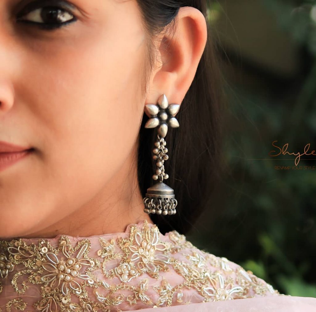 silver-jhumka-earrings-design-8