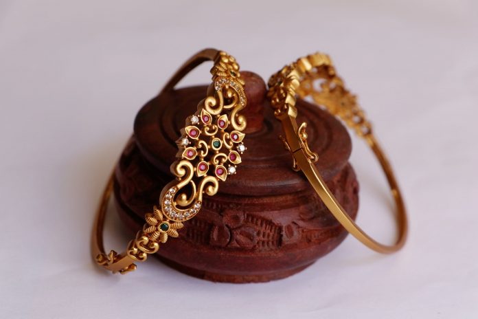 Check Out These Exquisite Bangles And Kada Designs!
