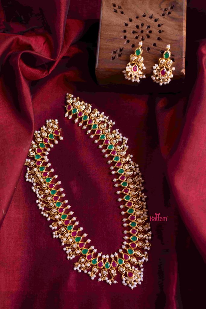 Traditional-necklace-designs