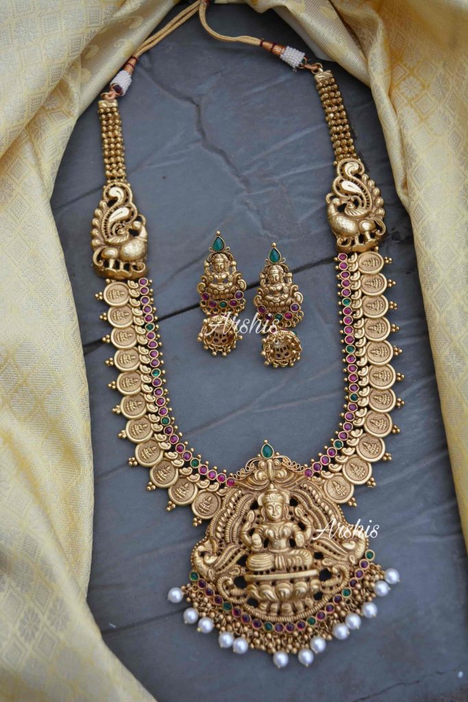 Traditional-necklace-designs