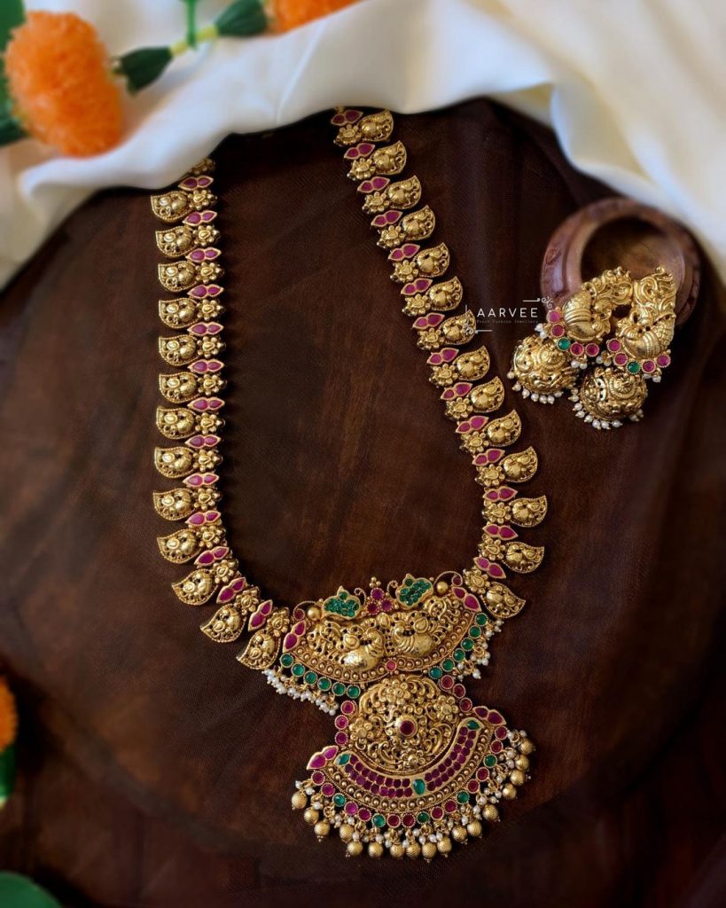 Types Of Neckpieces