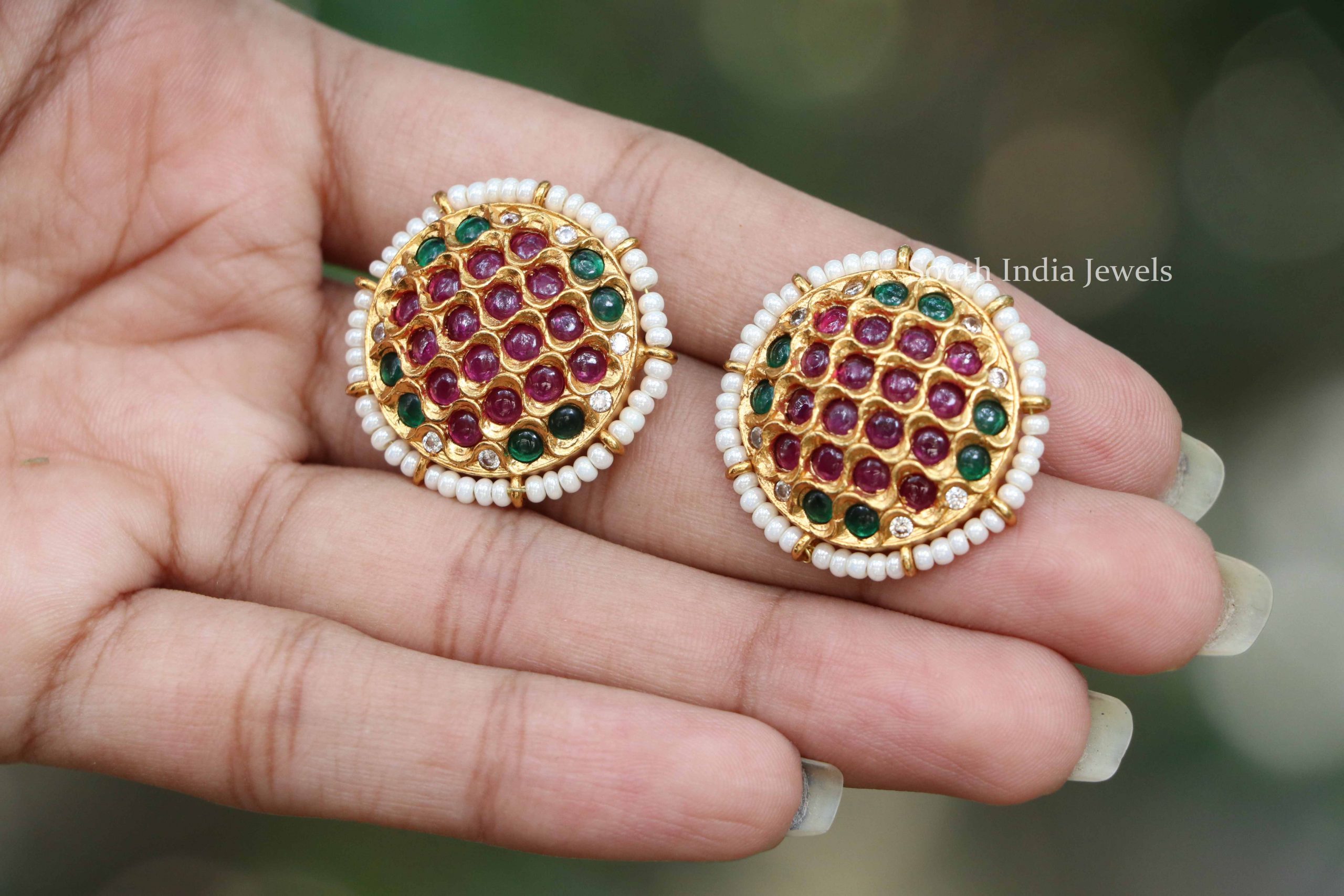 22K Yellow Gold Stud Earrings (1.5gm) – Virani Jewelers