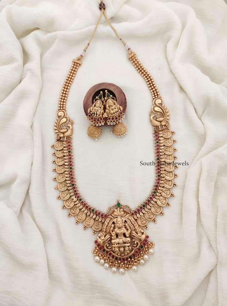 12 Classic Coin Necklace Designs That Are in Trend Now!