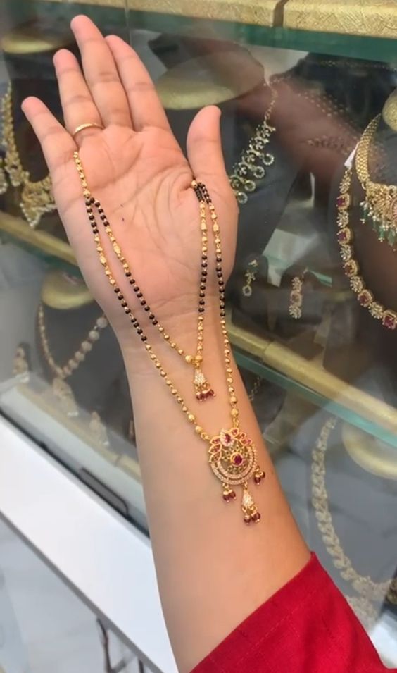 Gold Hindu Mangalsutra Designs