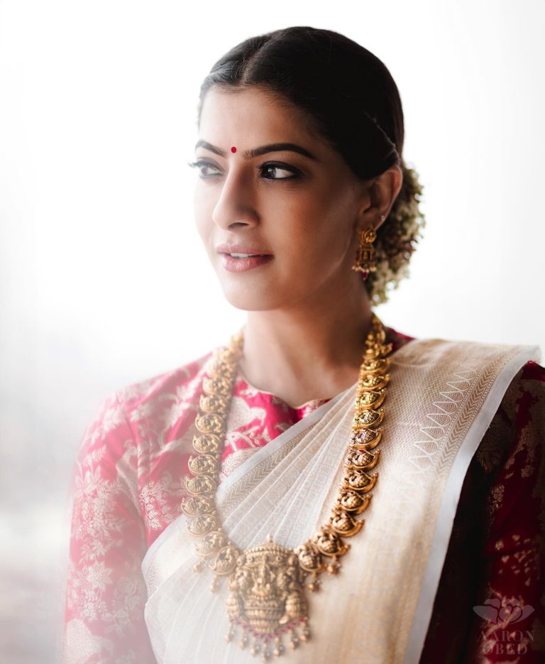 varalakshmi-saree-jewellery-engagment