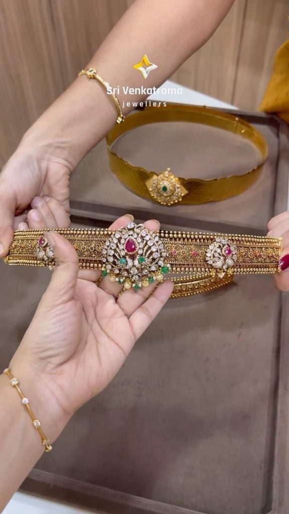 Vaddanam With Detachable Pendant From 'Sri Venkatarama Jewellers'