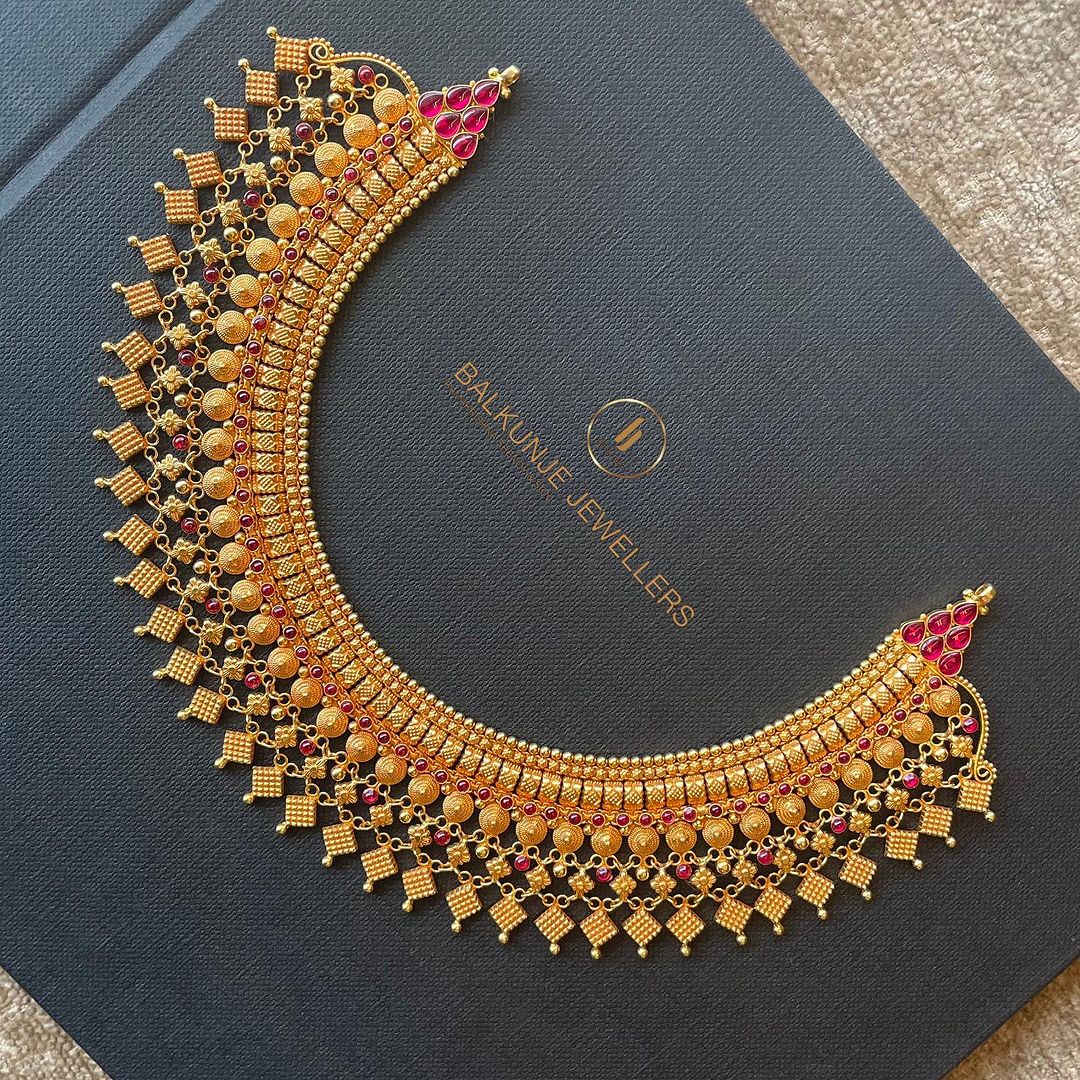 Gold Antique Necklace From 'Balkunje Jewellers' 