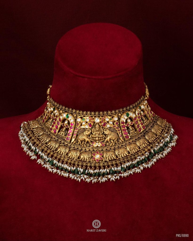 Antique Gold Choker From 'Harizaeri Jewellers'