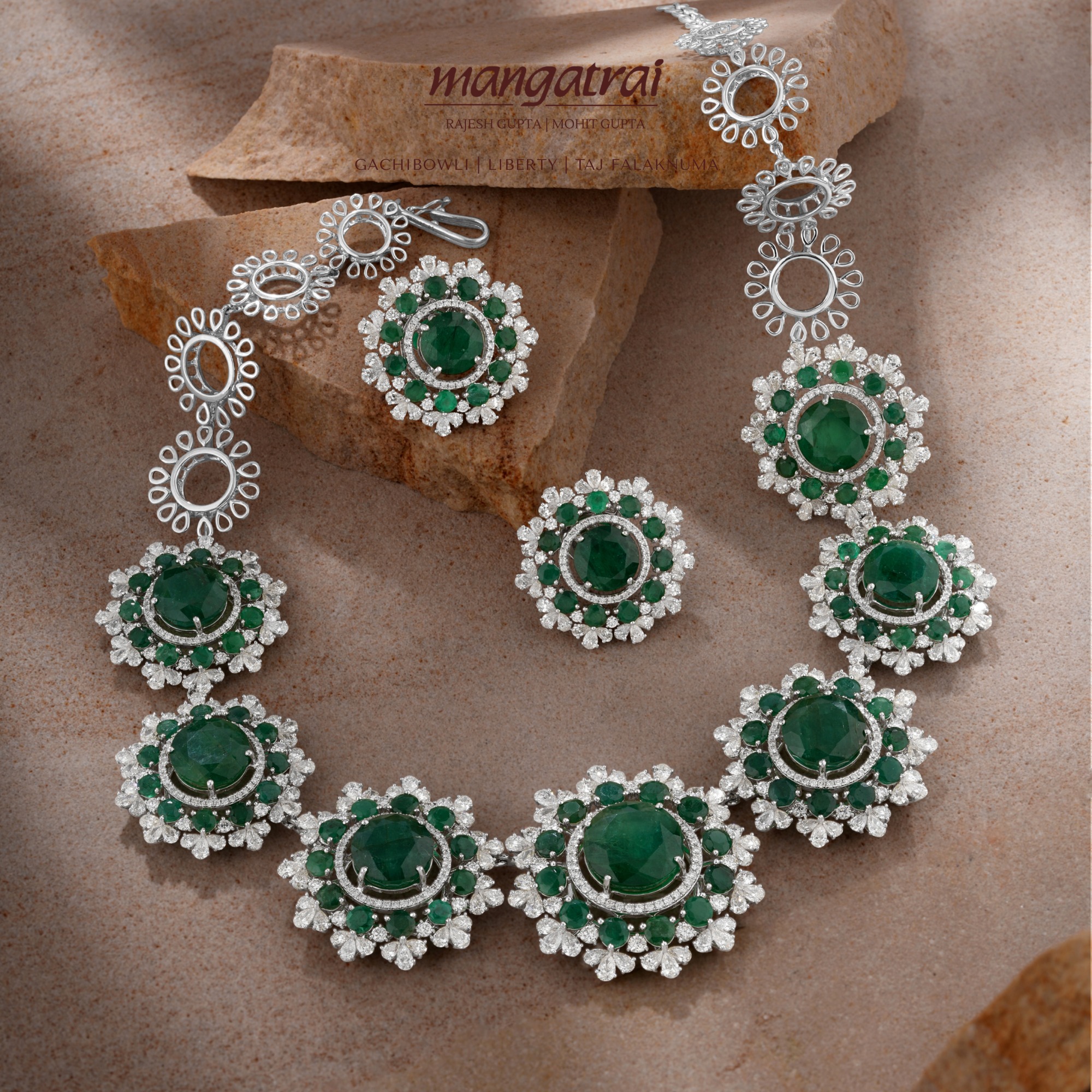 Diamond Necklace Sets From 'Mangatrai Jewels'
