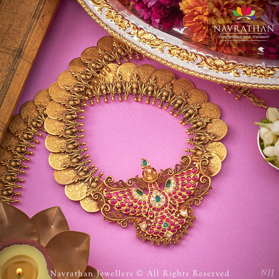 The Lakshmi Motif Kasumala Gold Necklace from 'Navrathan'