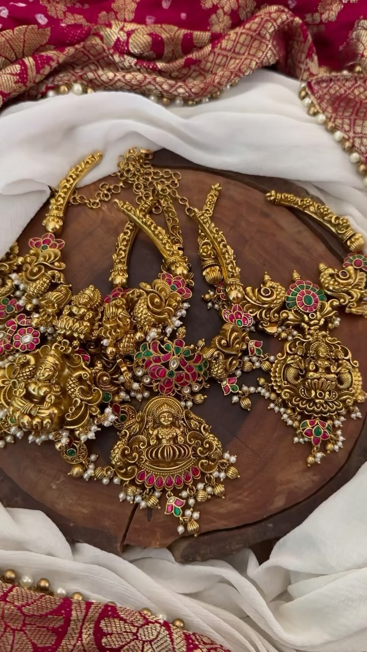 Antique Kundan Jadau Necklace From 'Emblish coimbatore'