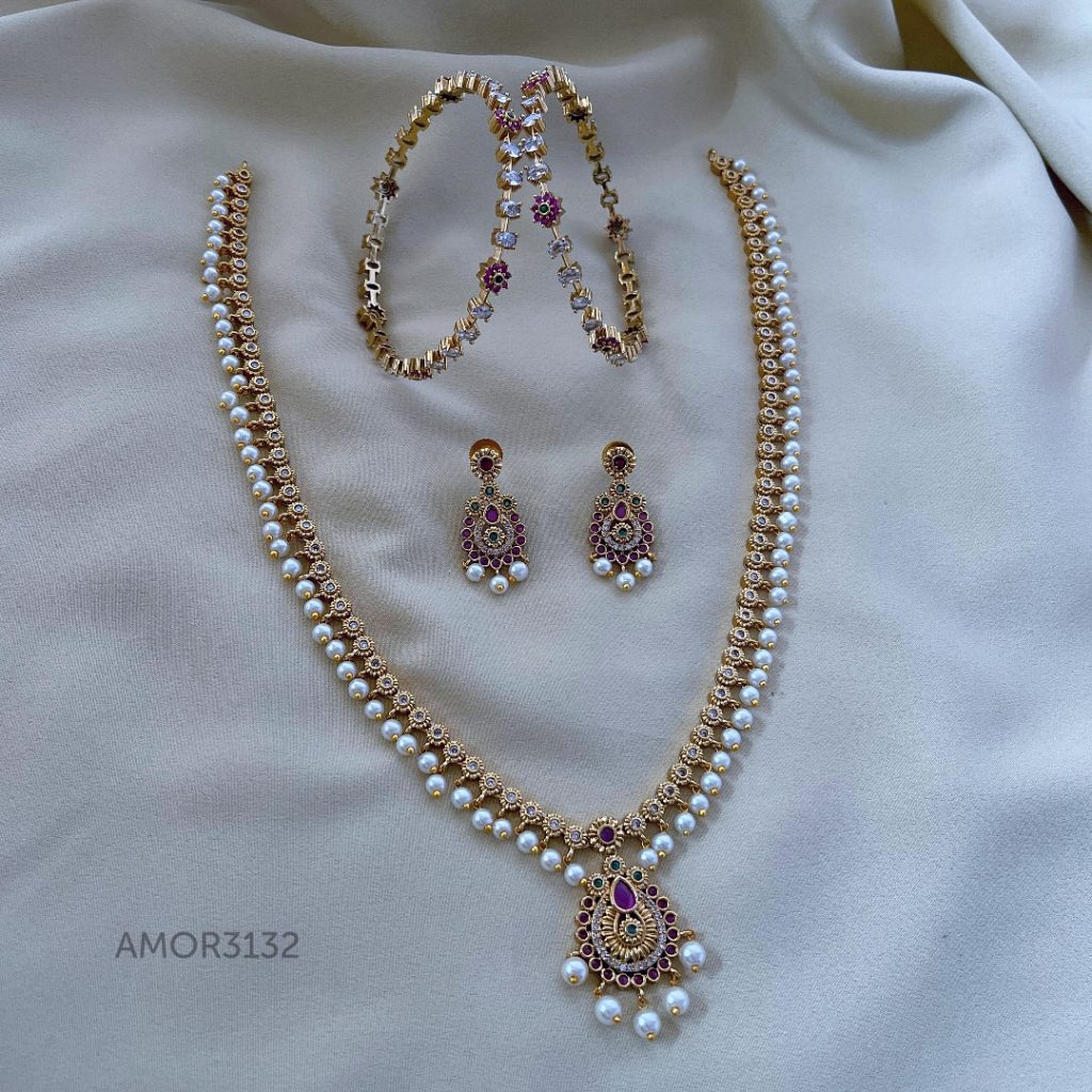 Antique Polished Jewellery Sets From 'Amora Arts and Jewels'