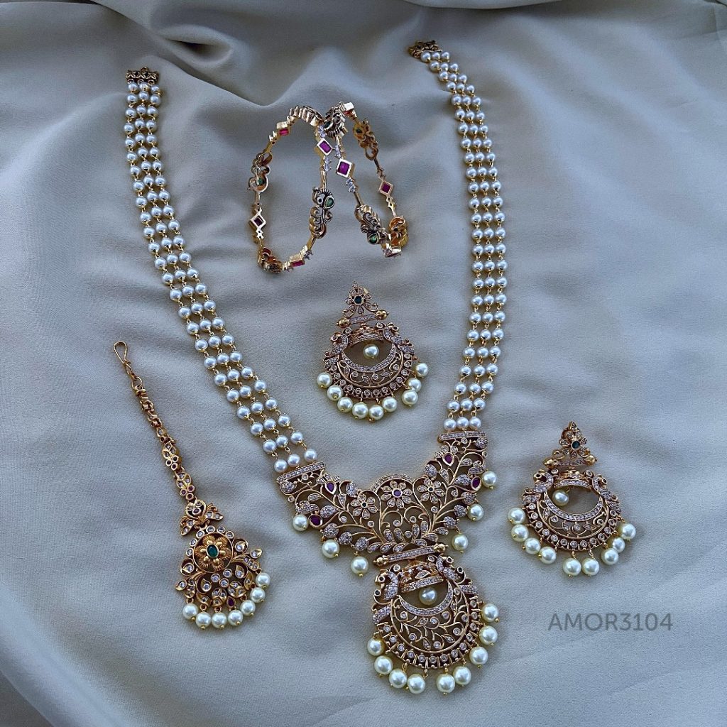 Antique Polished Jewellery Sets From 'Amora Arts and Jewels'