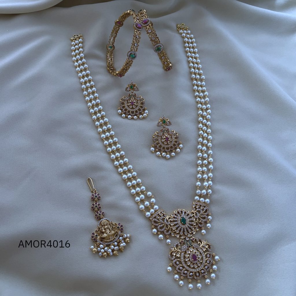 Antique Polished Jewellery Sets From 'Amora Arts and Jewels'