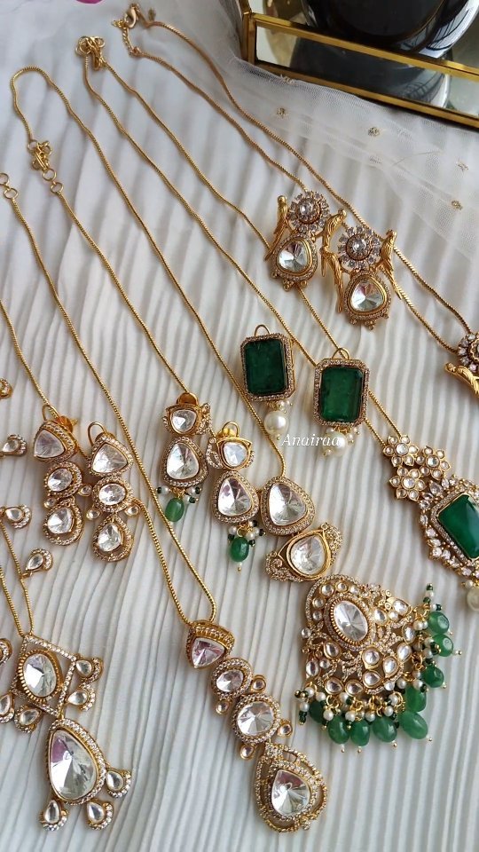 Imitation Polki Kundan Pendant &Chain From 'Anairaa'