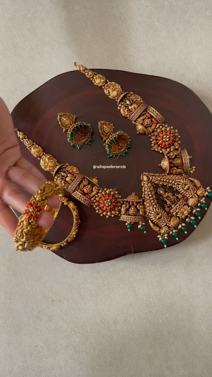 Traditional Gold Jewellery Set From 'Radha Jewellers Erode'