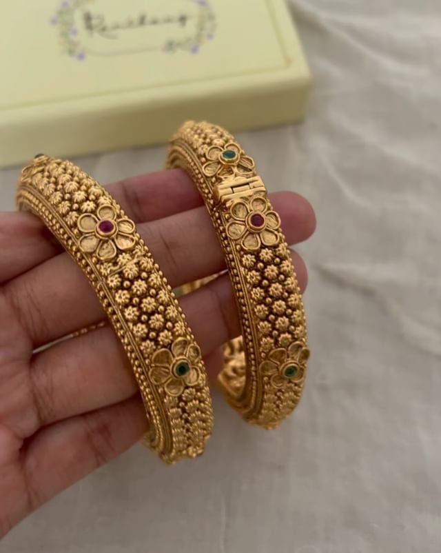 Antique Screw Type Kada Bangles From 'Ranibaug'