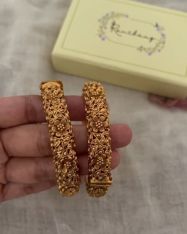 Antique Screw Type Kada Bangles From 'Ranibaug'