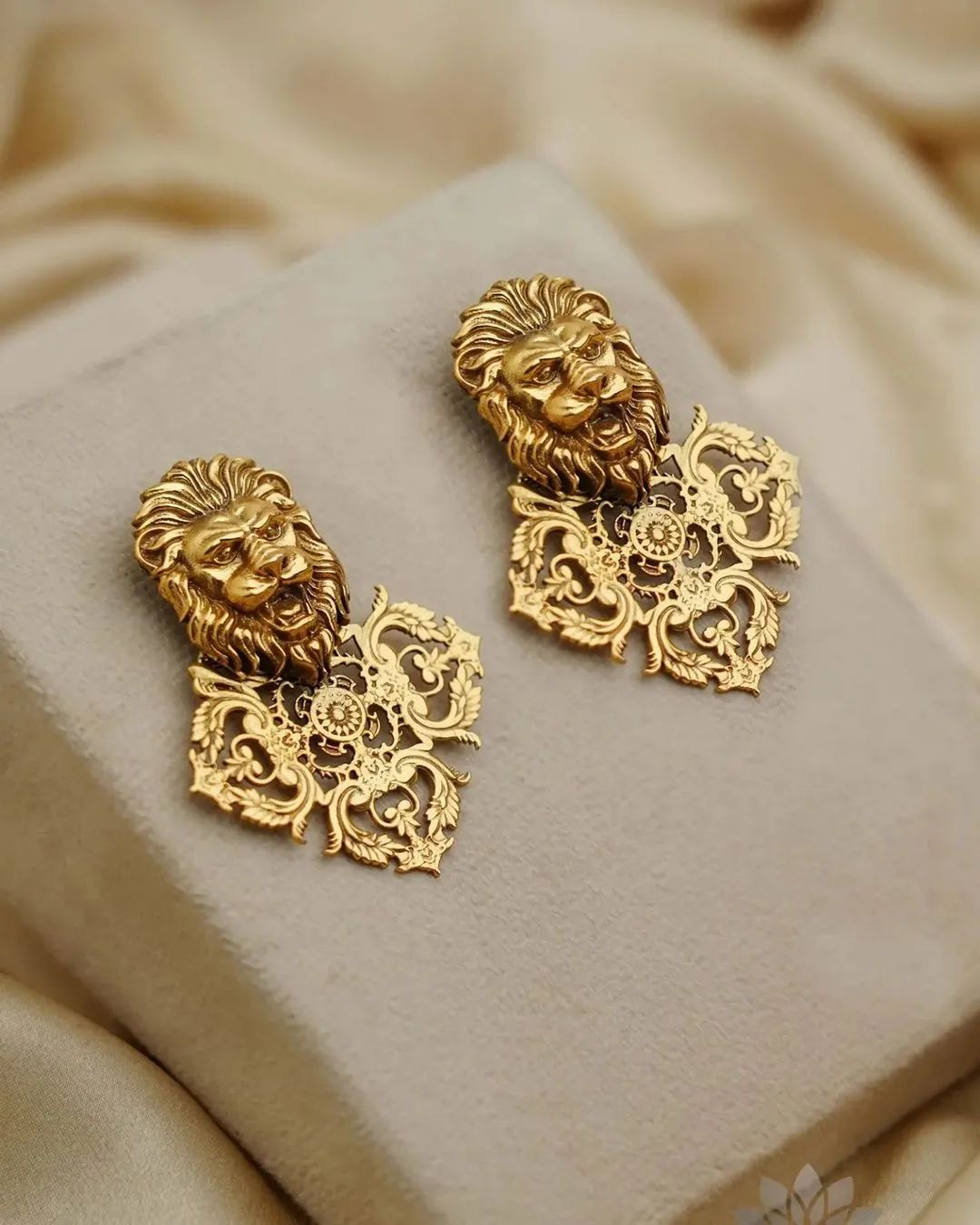 Gold Plated Dual Tone Kundan Earrings From 'Prade Jewels'