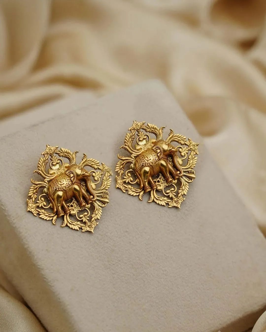 Gold Plated Dual Tone Kundan Earrings From 'Prade Jewels'