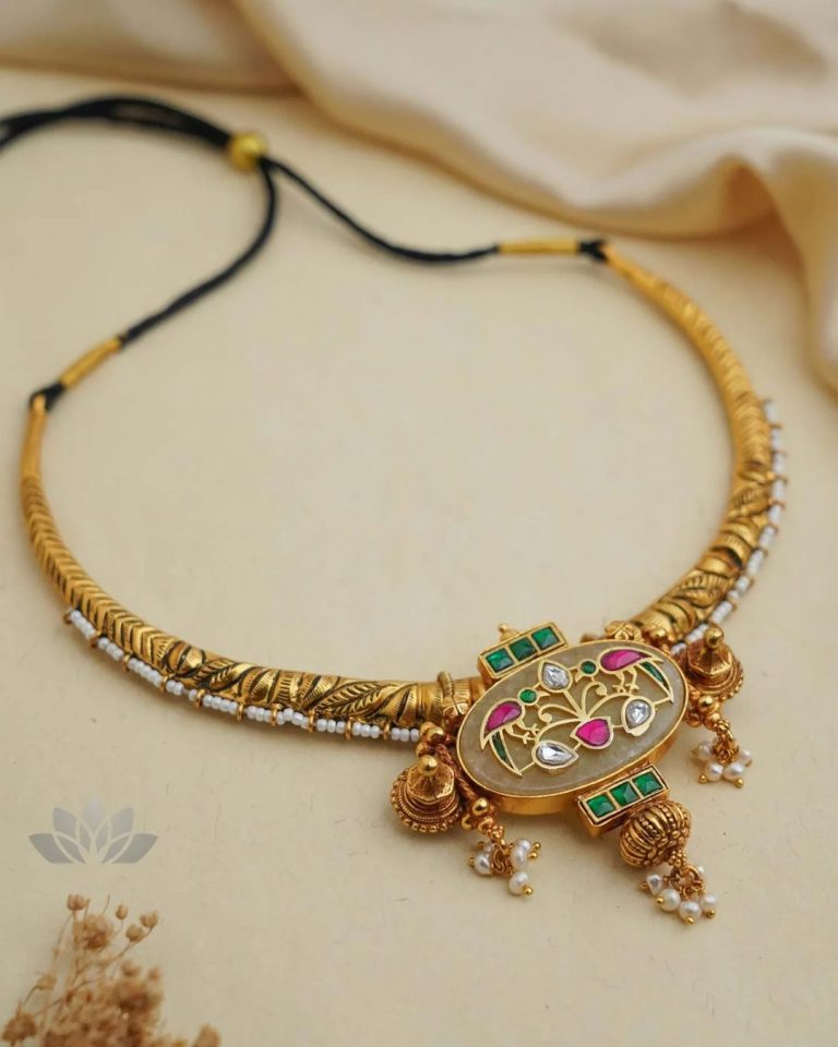 Gold Plated Kundan Hasli Necklace From 'Prade Jewels'