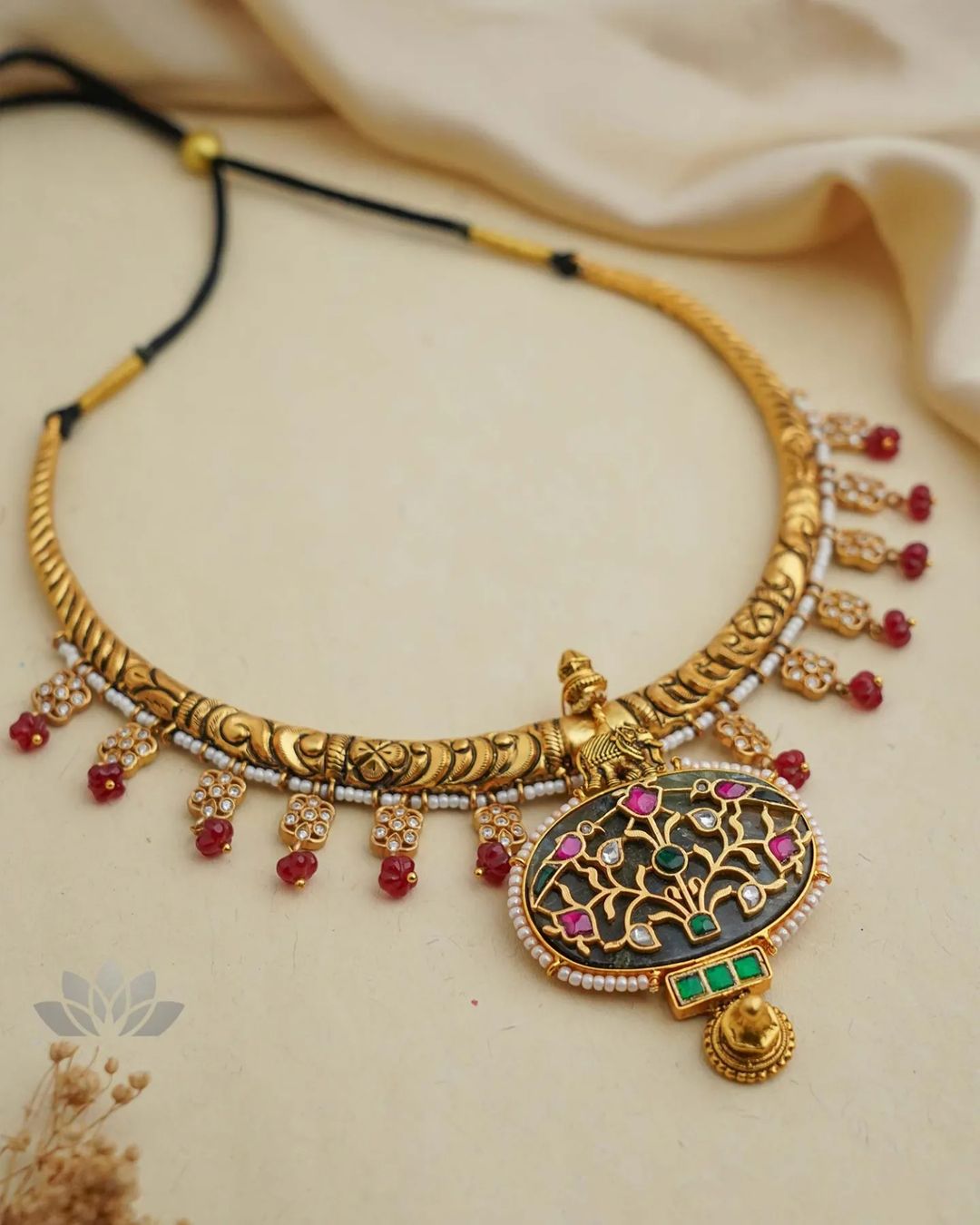 Gold Plated Kundan Hasli Necklace From 'Prade Jewels'