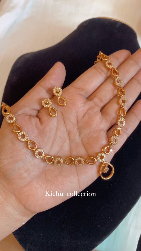 Imitation CZ Stones Circle Shape Pendants Necklace From 'Kichu Collection'