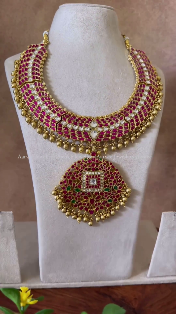 Jadau Kundan Necklace From 'Aarvee Chennai'