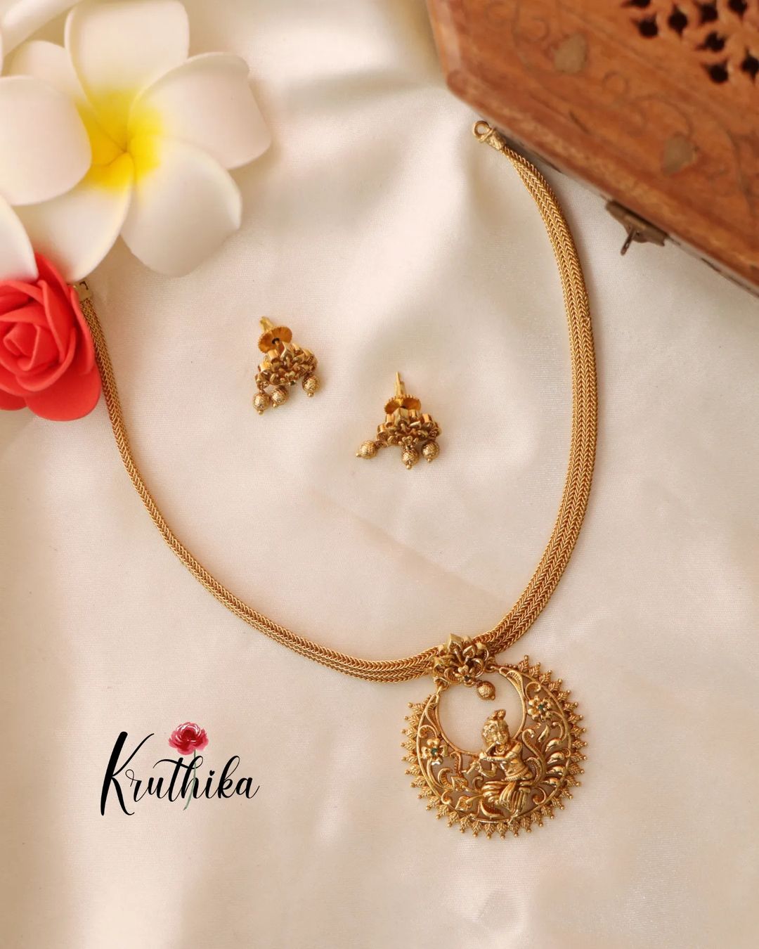 Simple Pendant with Chain Sets From 'Kruthika Jewellery'