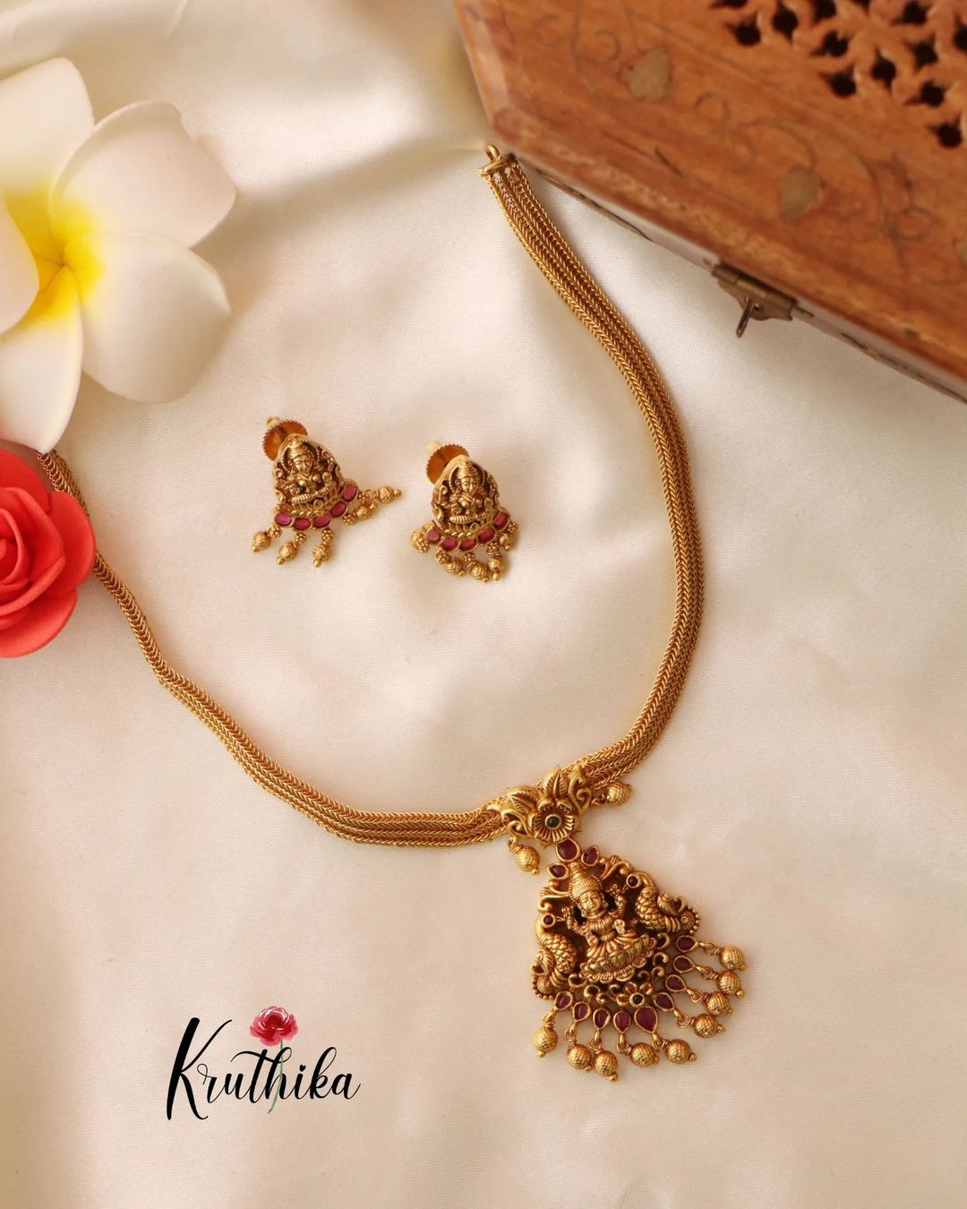 Simple Pendant with Chain Sets From 'Kruthika Jewellery'