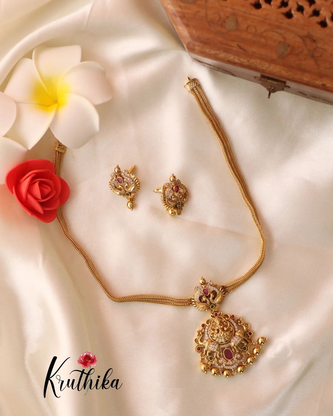 Simple Pendant with Chain Sets From 'Kruthika Jewellery'