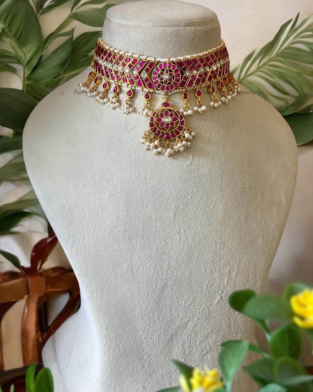 Jadau Kundan Choker With Jhumkas From 'Aarvee Jewellery' 