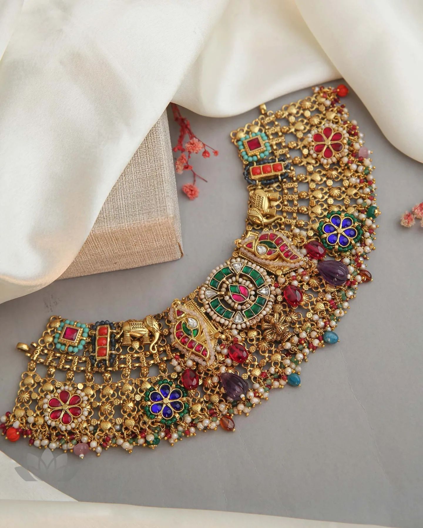 Statement Dual Tone Kundan Necklaces From 'Prade Jewels