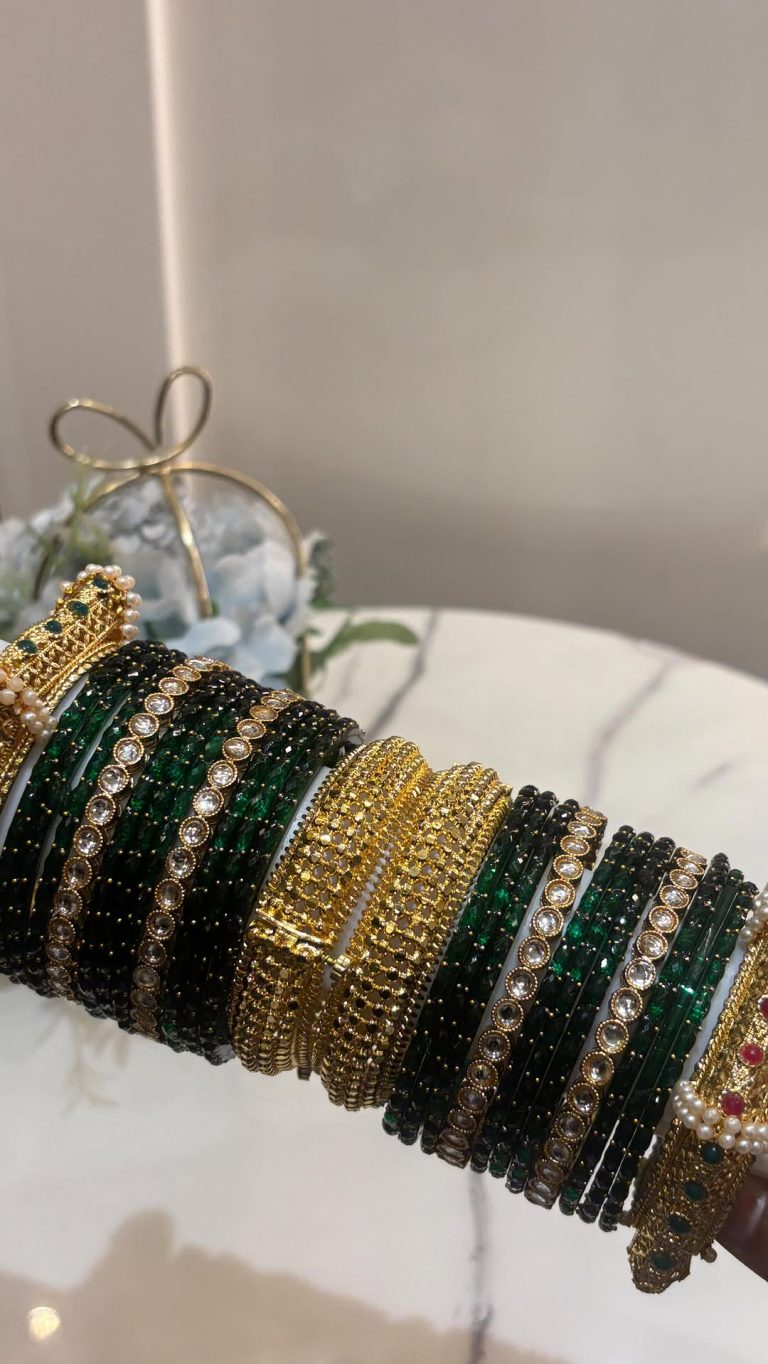 Rain Drop Glass Bangles From 'Bangdi'