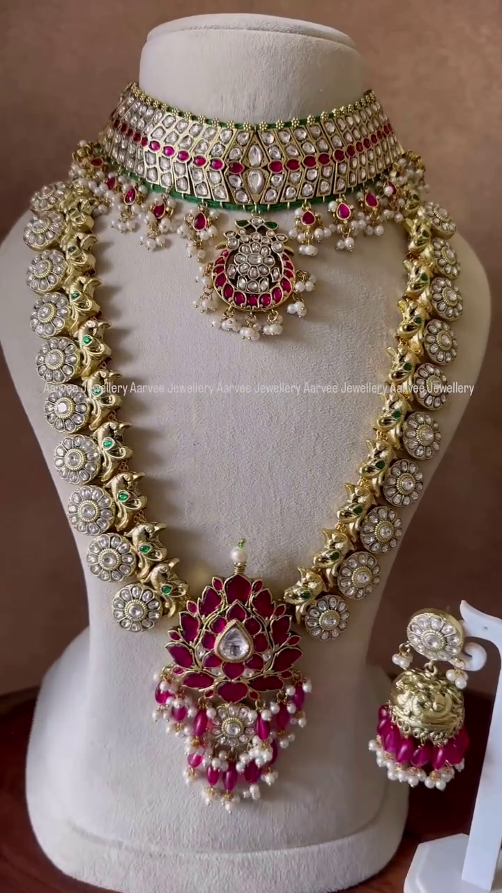 Jadau Kundan Semi Bridal Jewellery Sets From 'Aarvee Chennai'