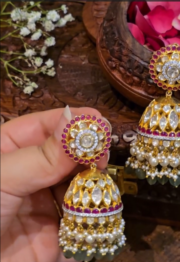 Trendy Latest Jhumkas From 'Meermankaa'