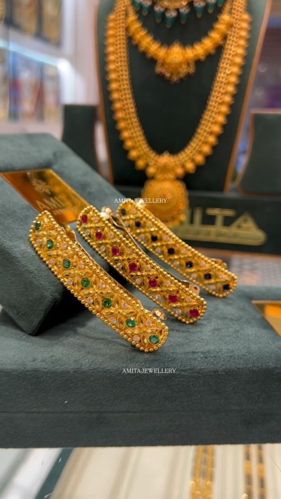 Gold Hair Clips From 'Amita Jewellery'