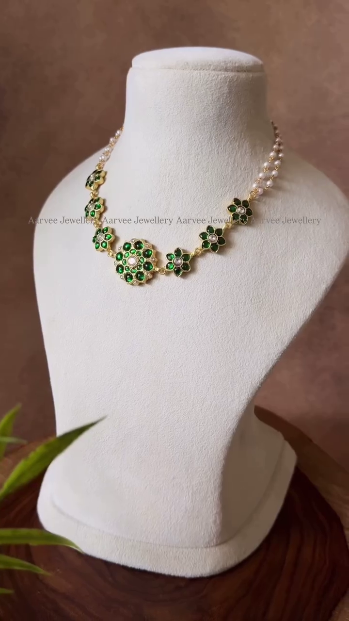 Jadau Kundan Pearl Necklace Set From 'Aarvee Chennai'