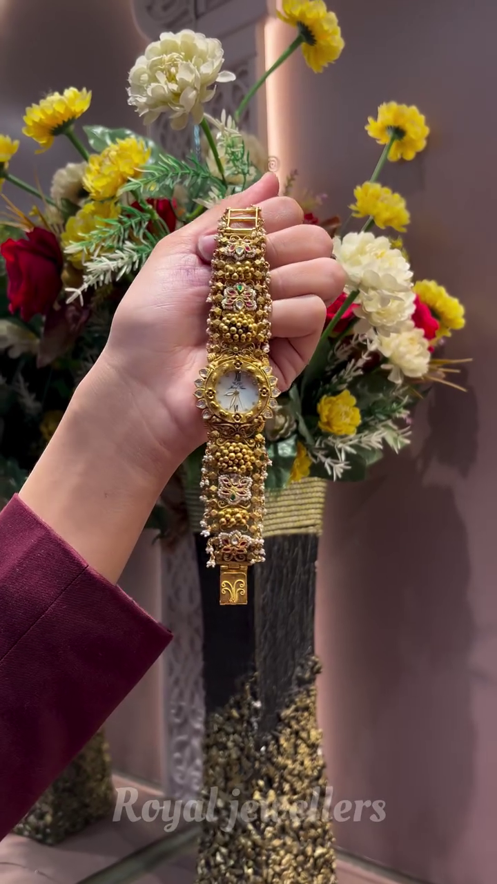 Stylish Gold Watch Collections From 'Royal Jewellers'