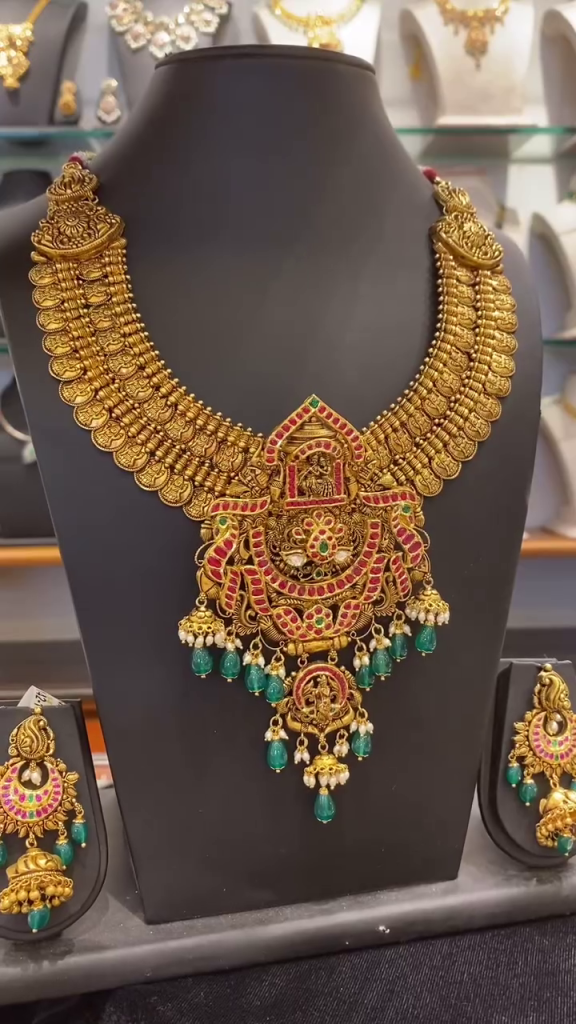 Traditional Gold Detachable Necklace From 'Sanghvi Jewellery Mall'